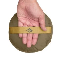 Sea To Summit Lightweight Stuff Sack 37 Sea To Summit Lightweight Stuff Sack -Sea To Summit 0018 00 LightweightStuffSackBurntOliveStrap Hand