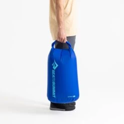 Sea To Summit Lightweight Dry Bag 29 Sea To Summit Lightweight Dry Bag -Sea To Summit 02 LightweightDryBag35LSurftheWebCarry