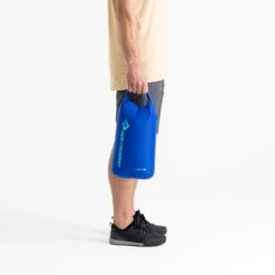 Sea To Summit Lightweight Dry Bag 26 Sea To Summit Lightweight Dry Bag -Sea To Summit 02 LightweightDryBag8LSurftheWebCarry