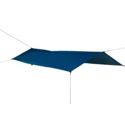 Sea To Summit Nylon Tarp Poncho -Sea To Summit Nylon Tarp Poncho blue in use 2 2483d25d 1012 4c46 9730 4896a2e462e5