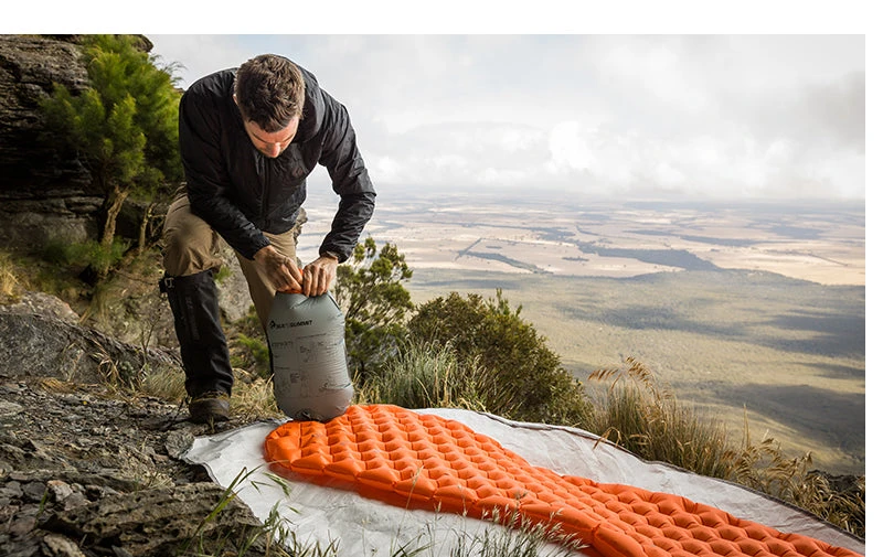 Sea To Summit Ultralight Insulated Air Sleeping Mat 11 Sea To Summit Ultralight Insulated Air Sleeping Mat - Image 9